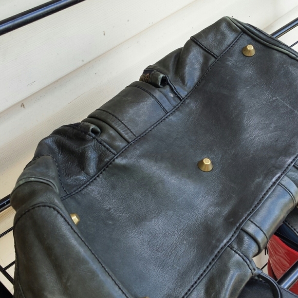 Chloe - Picture 3 of 8